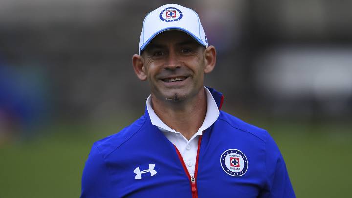 Paco Jémez: "Cruz Azul debe jugar como equipo pequeño"