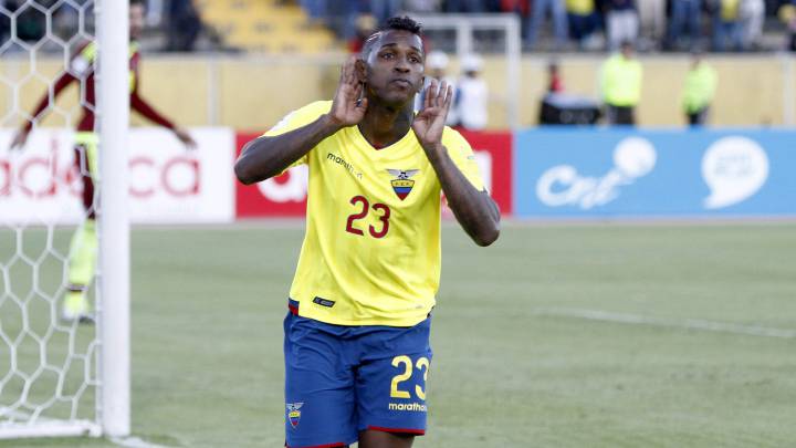 Miller Bolaños se reencontraría con Mena en Cruz Azul