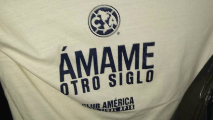 América regala playeras con la leyenda: “Ámame otro siglo”