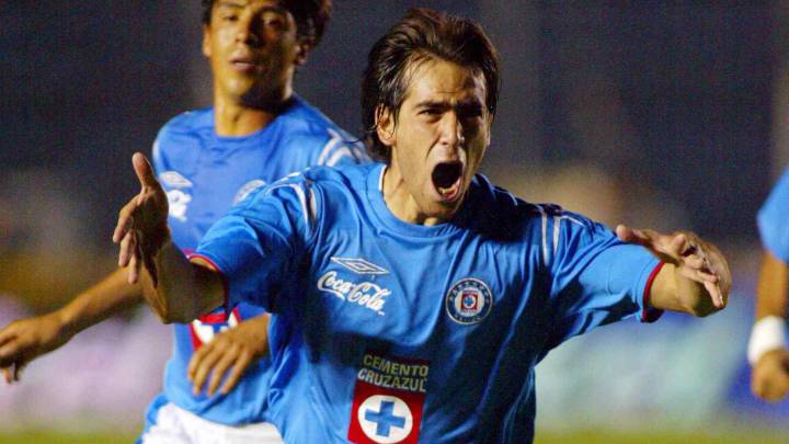 'Chelito' Delgado, con el anhelo de volver a Cruz Azul. El atacante argentino de 35 años expresó que “tiene mucho cariño” por la institución cementera y que desea volver a vestir celeste