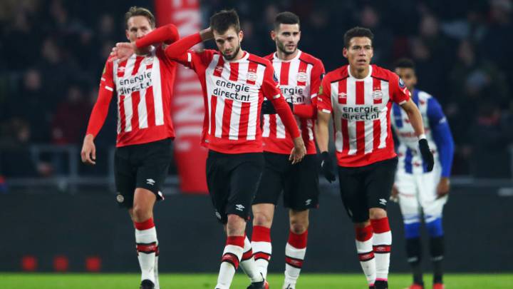 Héctor Moreno se pone la capa en el triunfo agónico al PSV