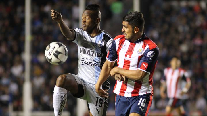 Cómo ver el Querétaro vs Chivas; horario y TV online. Los Gallos Blancos y el Rebaño Sagrado chocarán este sábado 28 de enero a las 21 horas,en la jornada 4 del Clausura 2017.