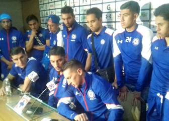 Todo Cruz Azul da la cara ante su afición por el mal momento