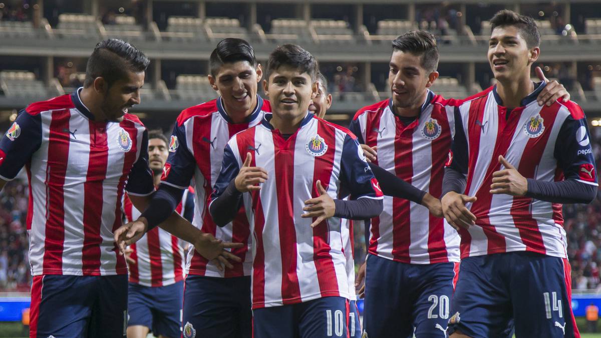 Chivas viene de atrás y derrota sobre la hora a Juárez en Copa MX. Guadalajara revirtió una desventaja de dos goles para estar en semifinales.