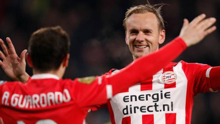 PSV mantiene inercia ganadora con asistencia de Guardado