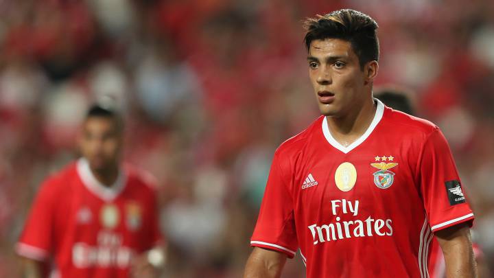 Con Raúl Jiménez 10 minutos, el Benfica empata y da opciones al Porto. El Benfica sigue líder con dos puntos de ventaja sobre Porto en la Liga de Portugal