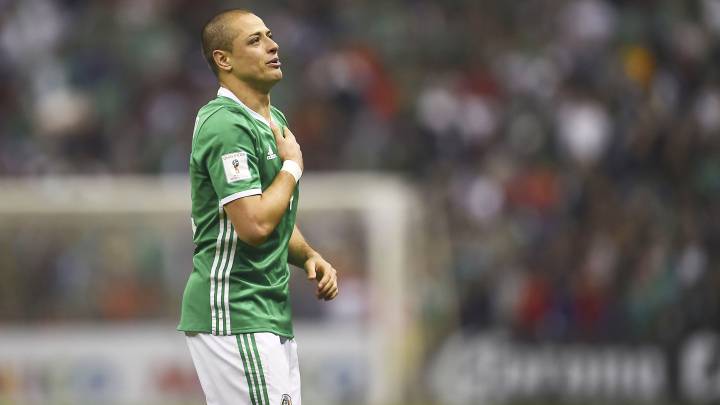 El delantero tapatío alcanzó a Borgetti en la cima de goleo del Tri, y los expertos opinaron sobre Hernández.