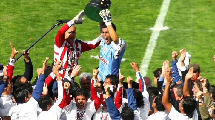 ¿Qué fue de estos 20 jugadores de Chivas campeones en 2006? Desde aquel Apertura 2006, los rojiblancos no han regresado a lo más alto del Fútbol Mexicano