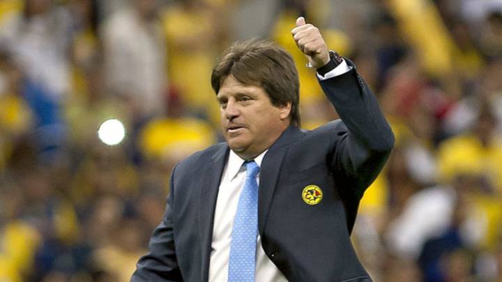 Fútbol de Estufa: Miguel Herrera es el nuevo director técnico del América. El nuevo presidente deportivo azulcrema, Santiago Baños, lo dio a conocer.