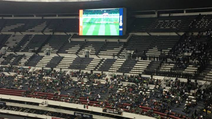 Pobre entrada en el Azteca para el México vs Honduras. Minutos antes del inicio del encuentro eliminatorio, el Coloso de Santa Úrsula presentaba huecos