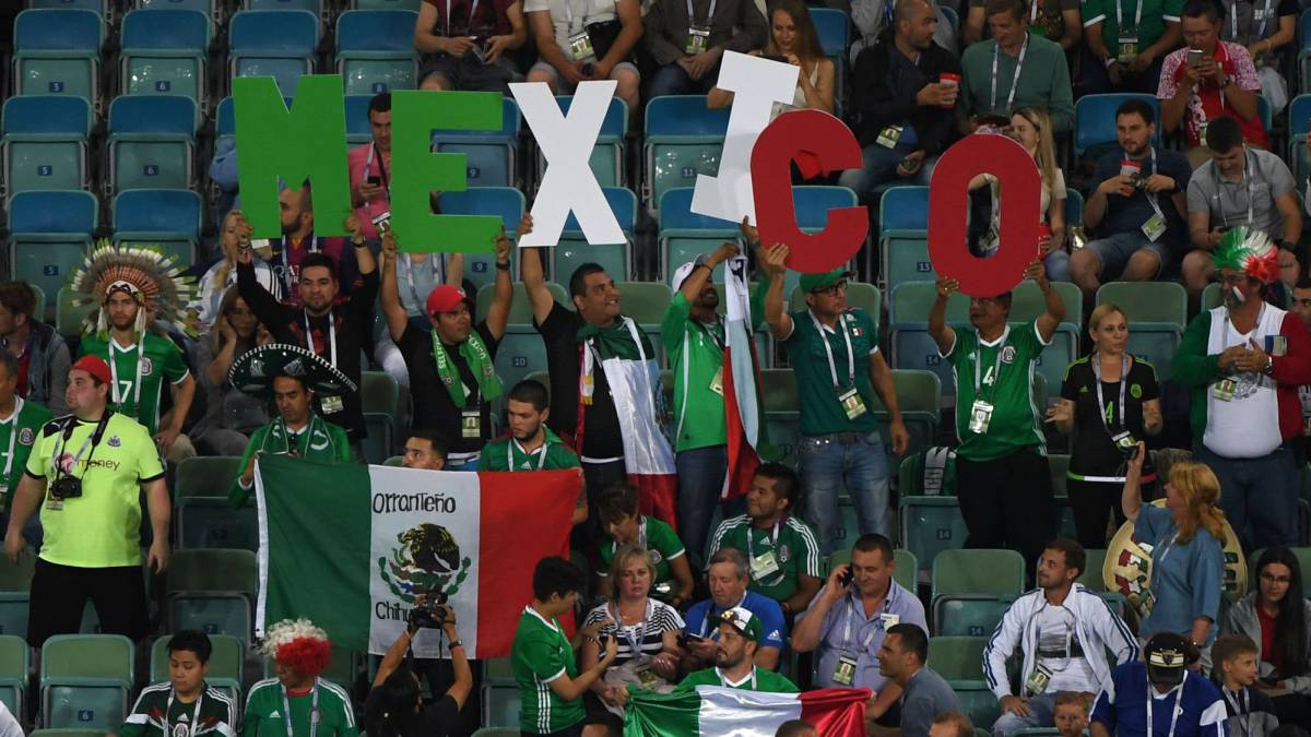 FIFA sacó a dos aficionados del estadio por famoso grito