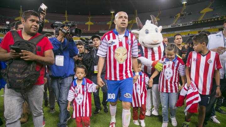 "Bofo" dice adiós entre lágrimas