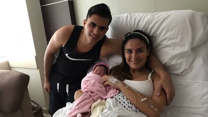 Paola Espinosa celebra cumpleaños con nacimiento de su hija