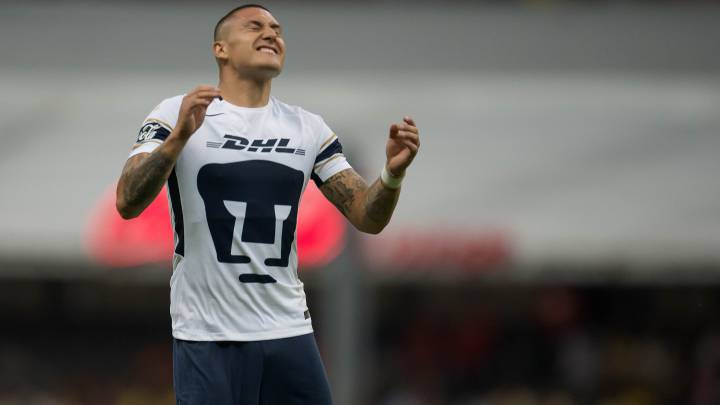 Nicolás Castillo todavía se queja de arbitraje ante América