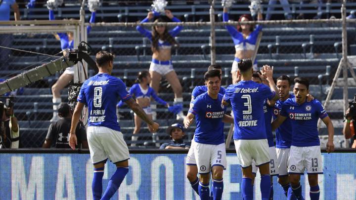 Cruz Azul vence al Atlas y sigue invicto en la Liga MX