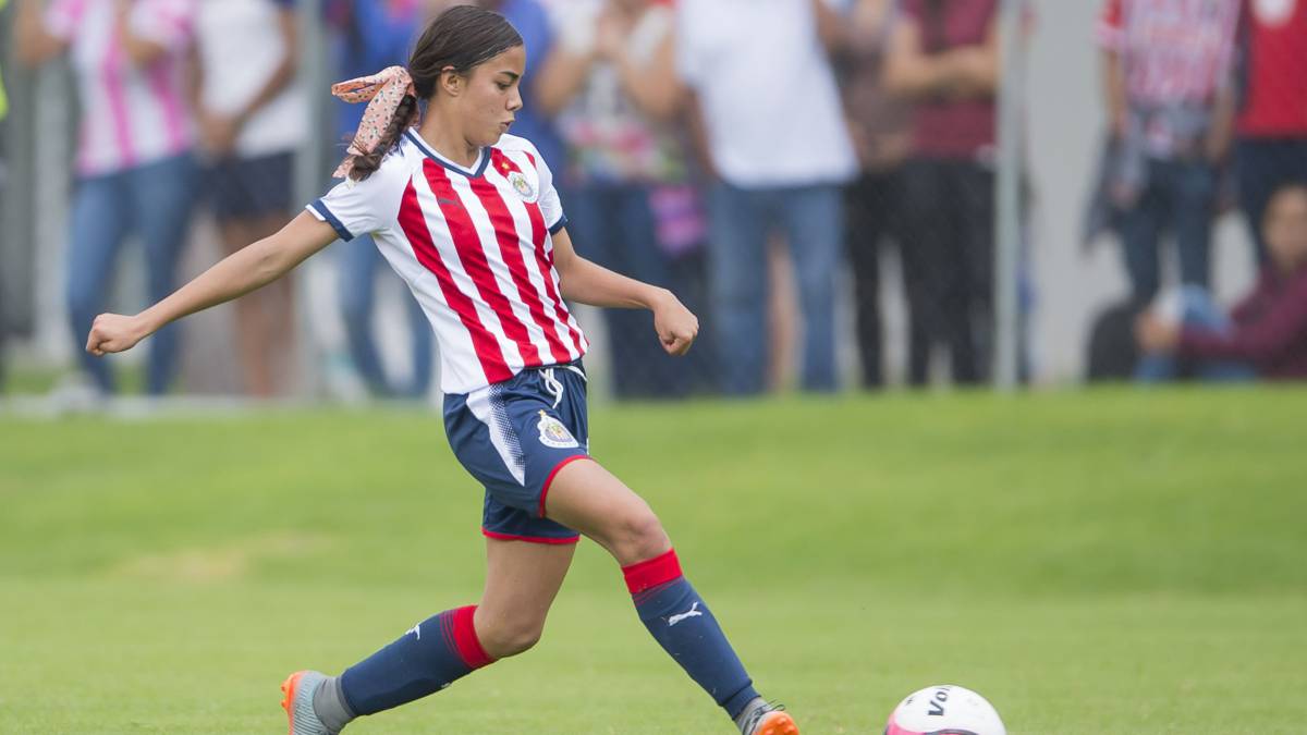 "Me gustaría seguir el camino de Kenti Robles y Charlyn Corral"