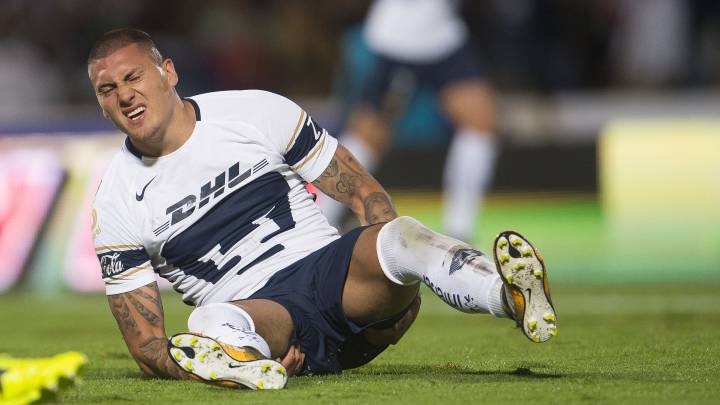 Nicolás Castillo se perderá el juego de Pumas contra Veracruz. El atacante chileno publicó en redes sociales que se encuentra rumbo a su país