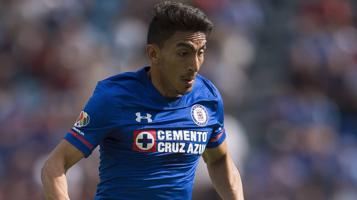 Ángel Mena es baja para la selección de Ecuador