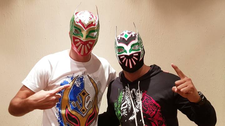 Raúl Jiménez y Sin Cara