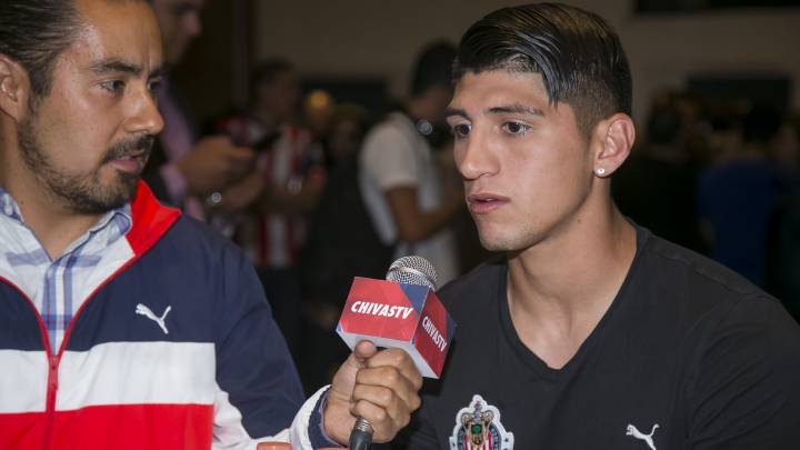 Alan Pulido regresa a una convocatoria con Chivas