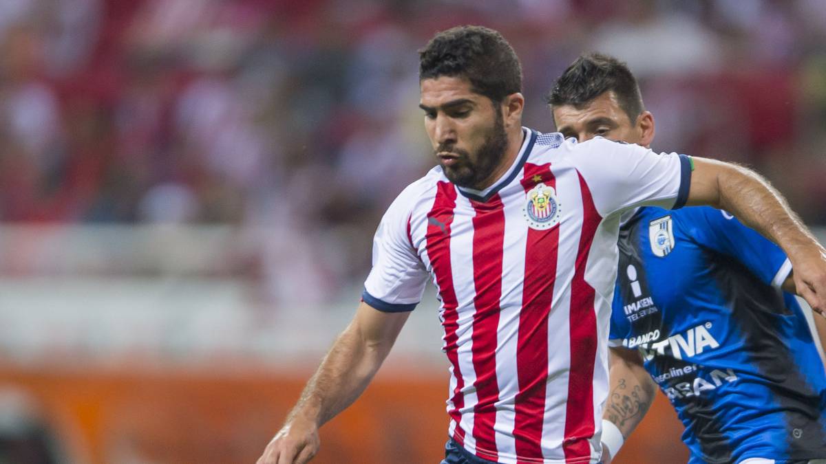 Jair Pereira, descartado por segundo partido consecutivo con Chivas. Mala noticia para el Campeón. No podrá contar con el defensor central frente a Tigres.