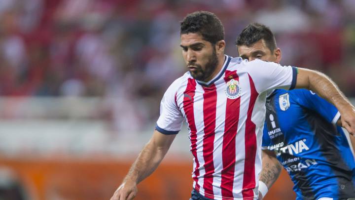 Jair Pereira, descartado por segundo partido consecutivo con Chivas. Mala noticia para el Campeón. No podrá contar con el defensor central frente a Tigres.