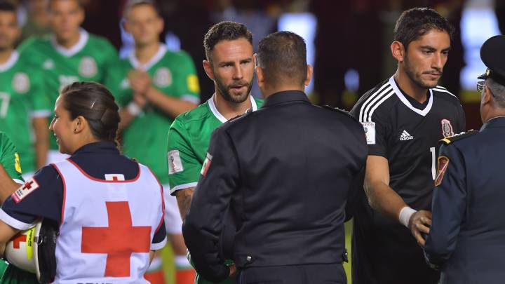 La emotiva reacción de Layún con minuto de silencio en San Luis