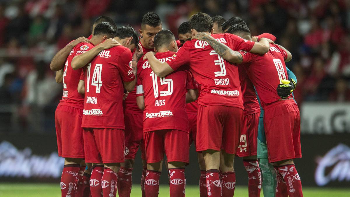 Toluca le gana 3 - 1 a Lobos en el Nemesio Diez