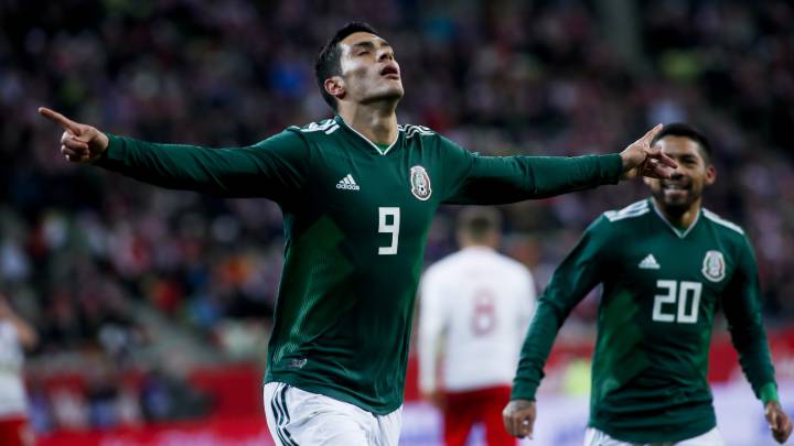 Raúl Jiménez cierra con pie firme el 2017 de México