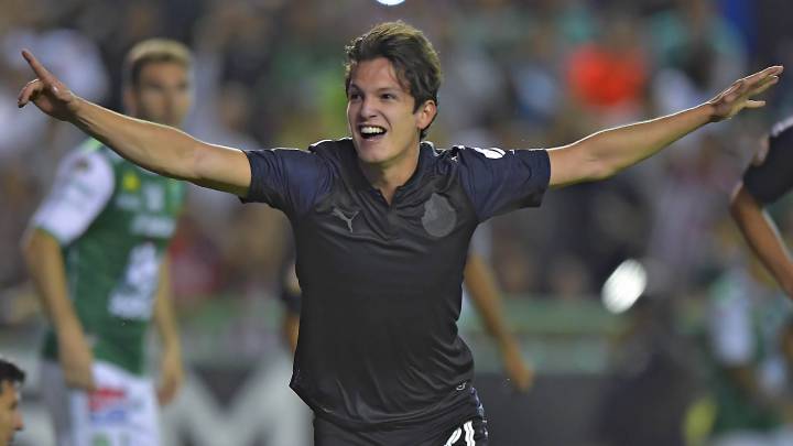 Carlos Fierro se despide de Chivas con sentida publicación. El ahora jugador de Cruz Azul se expresó en su cuenta oficial de Instagram en agradecimiento