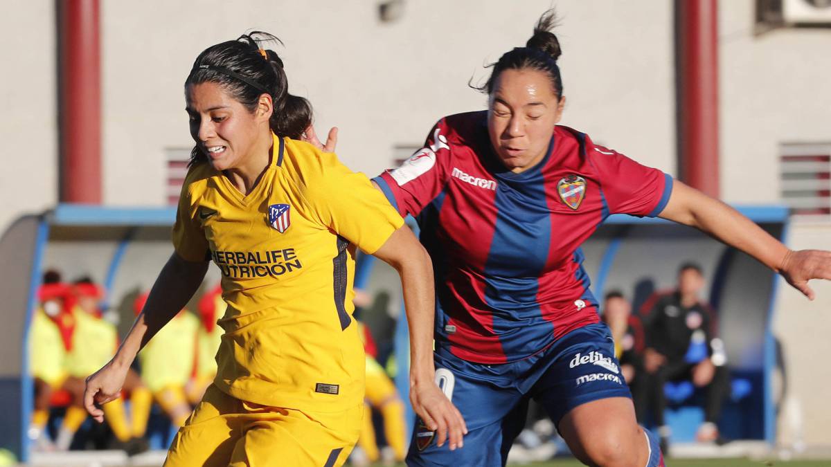 Atleti vs Levante: Kenti Robles vence a Charlyn Corral en duelo de mexicanas. La rojiblanca mantuvo su arco en cero ante la goleadora de la Liga