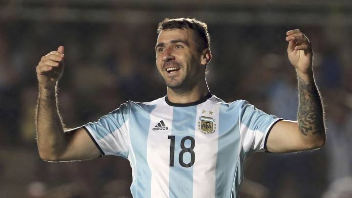 La intención de Lucas Pratto es volver a Argentina, se aleja del América