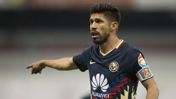 Oribe Peralta se autotrolleó durante el Super Bowl LII