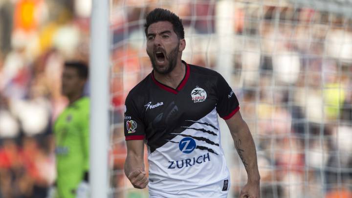 Facundo Érpen celebrando su gol con Lobos BUAP ante Veracruz