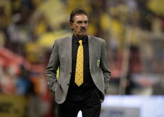 La Volpe ayuda a niño para conocer a sus ídolos del Cruz Azul