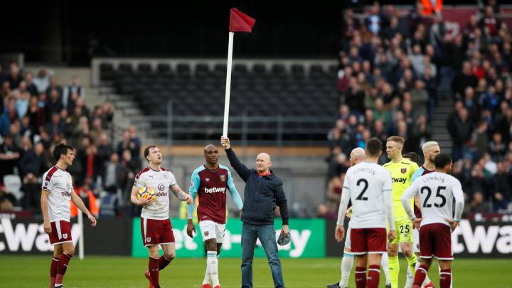 West Ham y Chicharito caen ante Burnley, ¡infierno en Londres!
