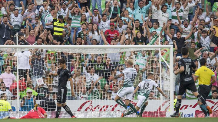 Imagen del juego entre Santos y Monterrey