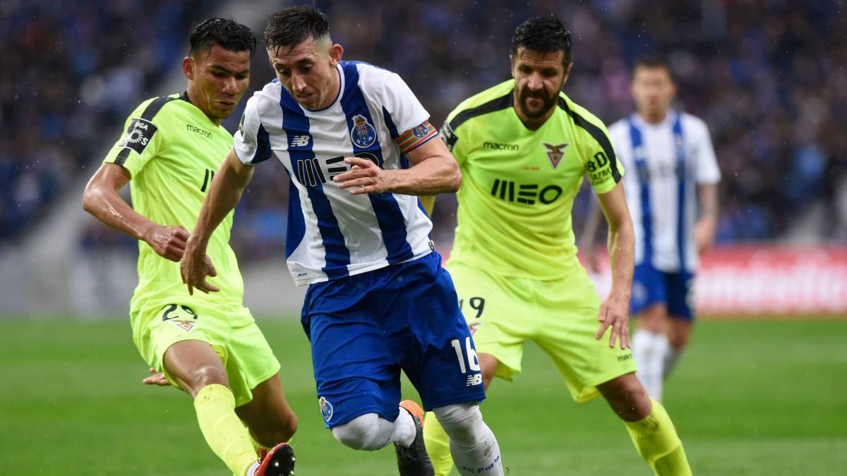Héctor Herrera participa en la victoria del Porto