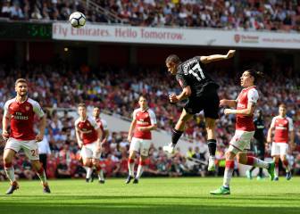 'Chicharito' y West Ham caen ante Arsenal en la 'gira del adiós' de Wenger