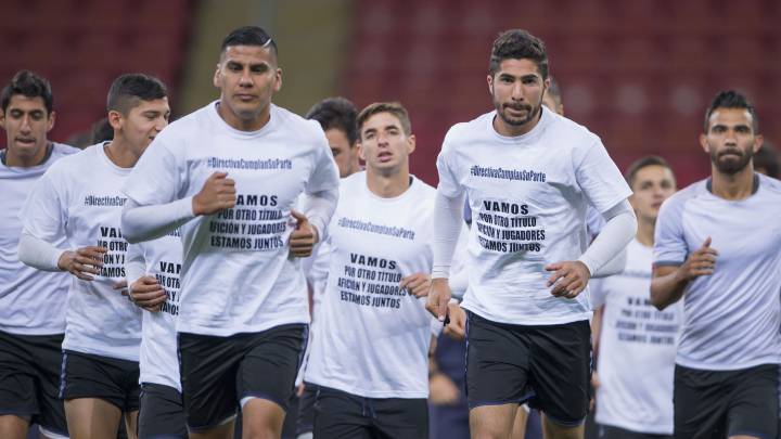 Chivas protesta en entrenamiento y manda mensaje en sus playeras