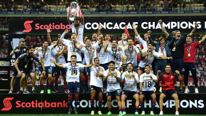 Chivas festeja el título en Concachampions; irá al Mundial de Clubes.