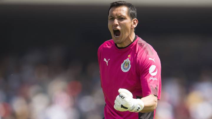 Si Chivas quiere retener a Rodolfo Cota, deberá pagar 6MDD o dar a Ángel Zaldívar