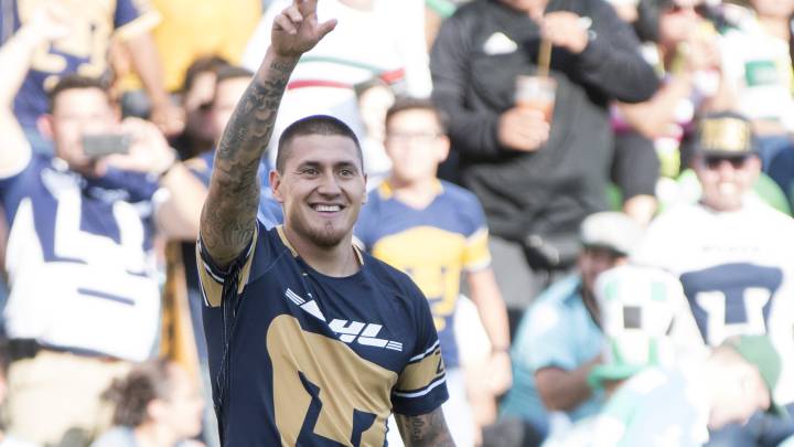 Nicolás Castillo celebra un gol ante Santos Laguna en el Clausura 2018 de la Liga MX.