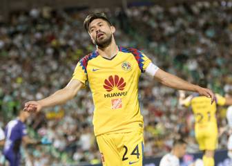 Oribe Peralta fue criticado tras felicitar a Santos por el título