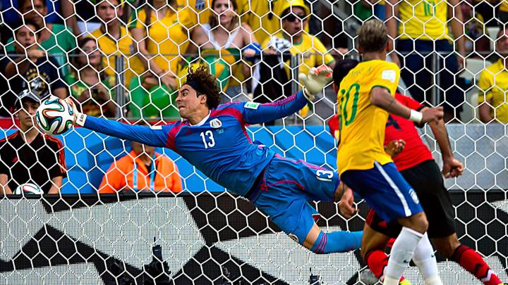 Memo Ochoa, con sólo un gol en contra frente a Neymar