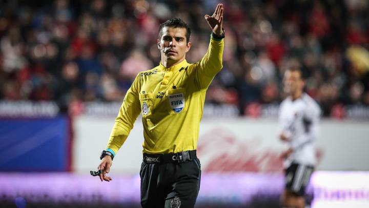 Fernando Hernández pitará el Chivas vs Cruz Azul