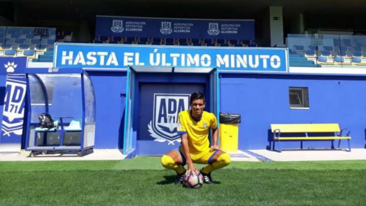 Alcorcón suma dos jugadores mexicanos a su plantel