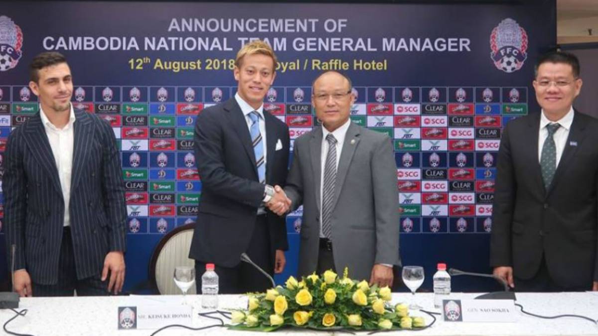 Honda será manager, DT y jugador al mismo tiempo