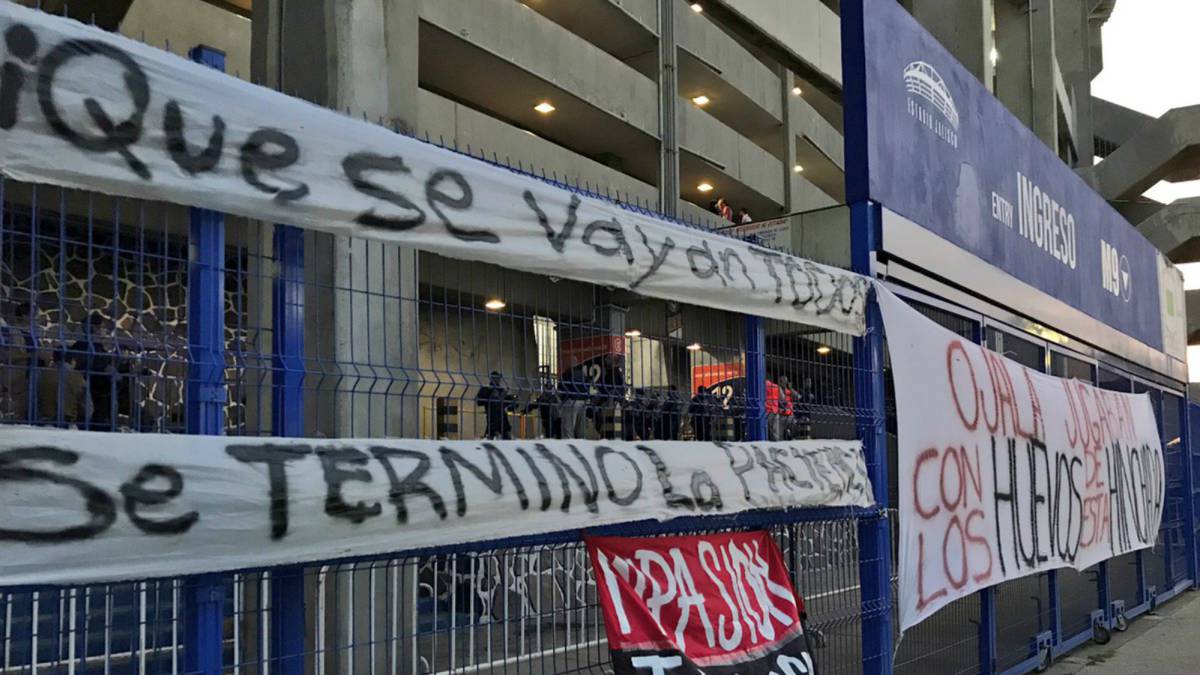 Protesta afición del Atlas en el Jalisco, contra la directiva