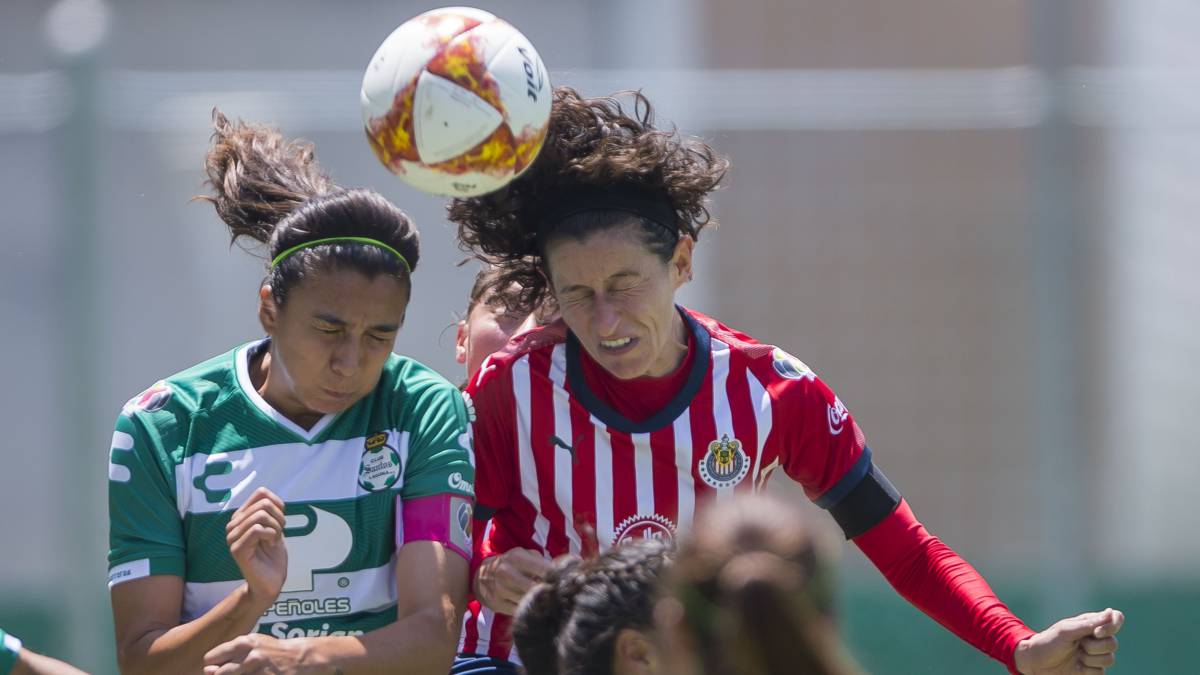 Chivas gana y le arrebata el liderato general a Tigres